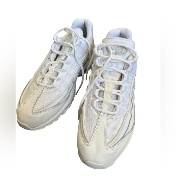 Nike Shoes Mens 9.5 Triple White Air Max 95 Essential Sneakers CT1268-100 - Picture 8 of 12